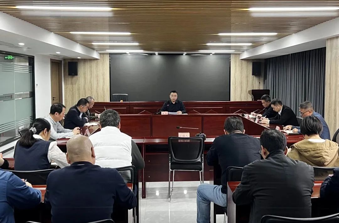 福建(jian)新華聯(lian)合印務(wu)集團專(zhuan)題學習(xi)貫徹全(quan)省宣傳(chuan)思想文(wen)化工作(zuo)會議精(jing)神