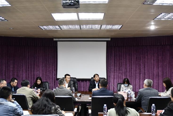 海峽出版(ban)發行集團(tuan)黨委委員(yuan)、紀委書記(ji)、監察專員(yuan)孫強到印(yin)務集團開(kai)展制度建(jian)設及執行(hang)情況專題(ti)調研